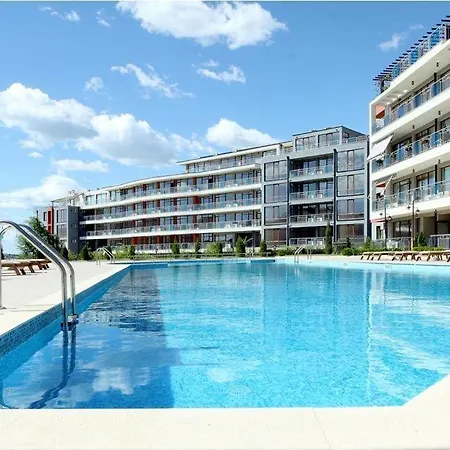 Апартаменты Sun Wave Deluxe Sea View